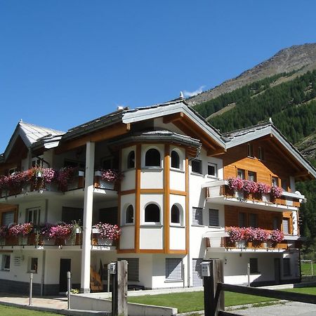 Apartamento Haus Alpenstern Saas-Grund Exterior foto