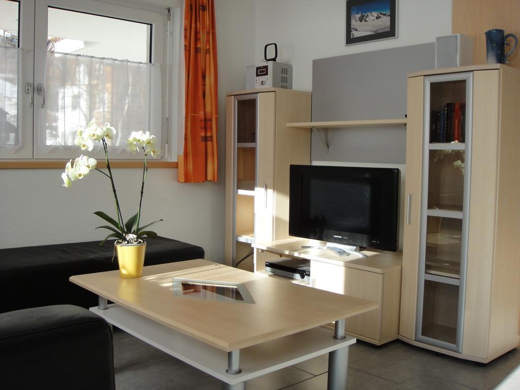 Apartamento Haus Alpenstern Saas-Grund Habitación foto