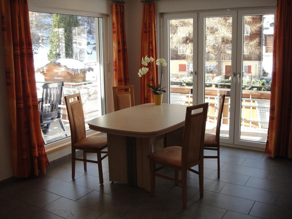 Apartamento Haus Alpenstern Saas-Grund Habitación foto