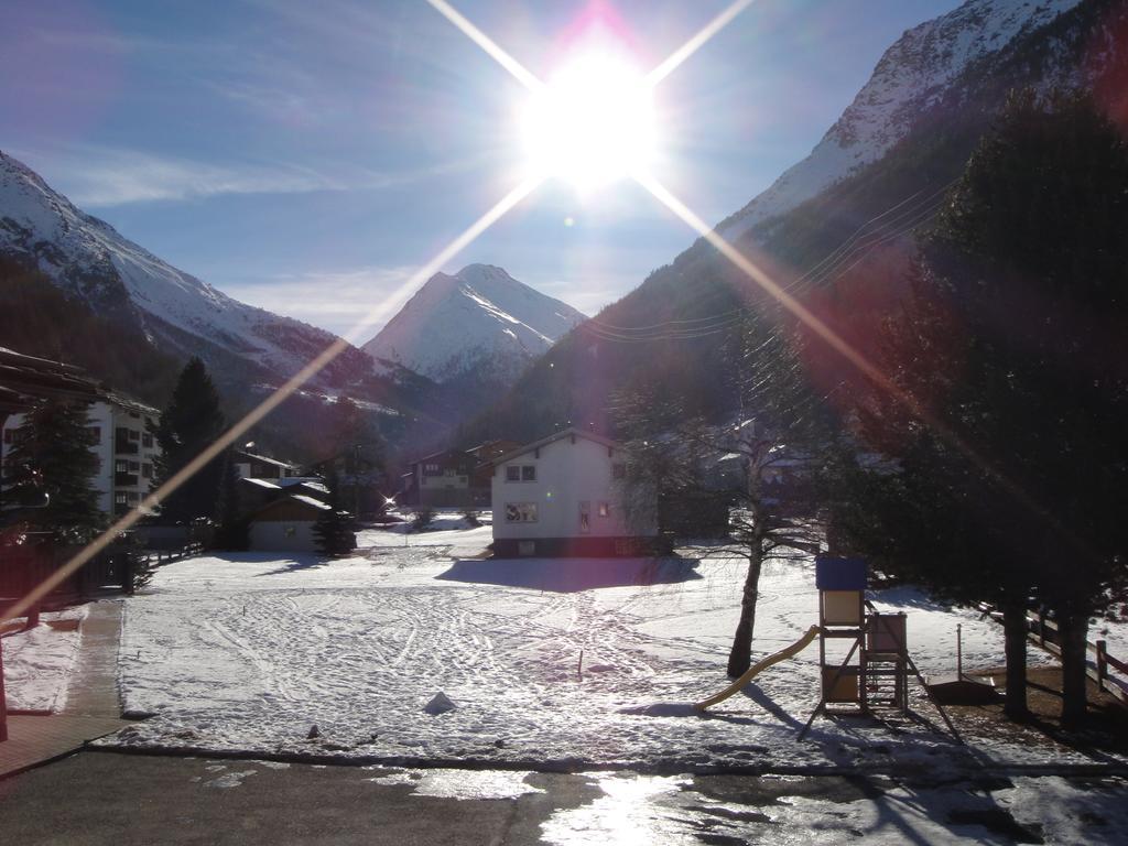 Apartamento Haus Alpenstern Saas-Grund Habitación foto