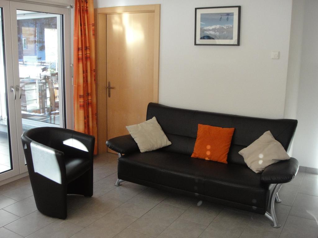Apartamento Haus Alpenstern Saas-Grund Habitación foto