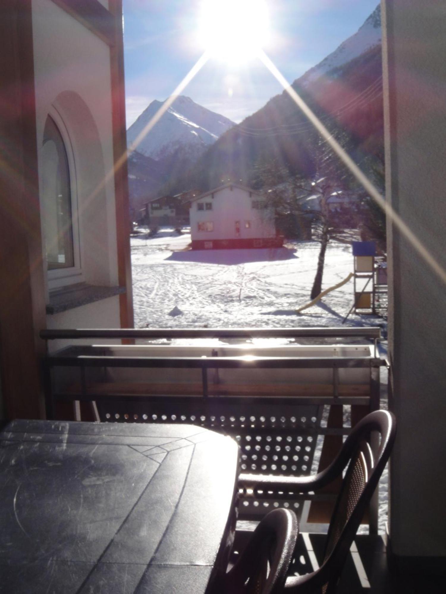 Apartamento Haus Alpenstern Saas-Grund Habitación foto