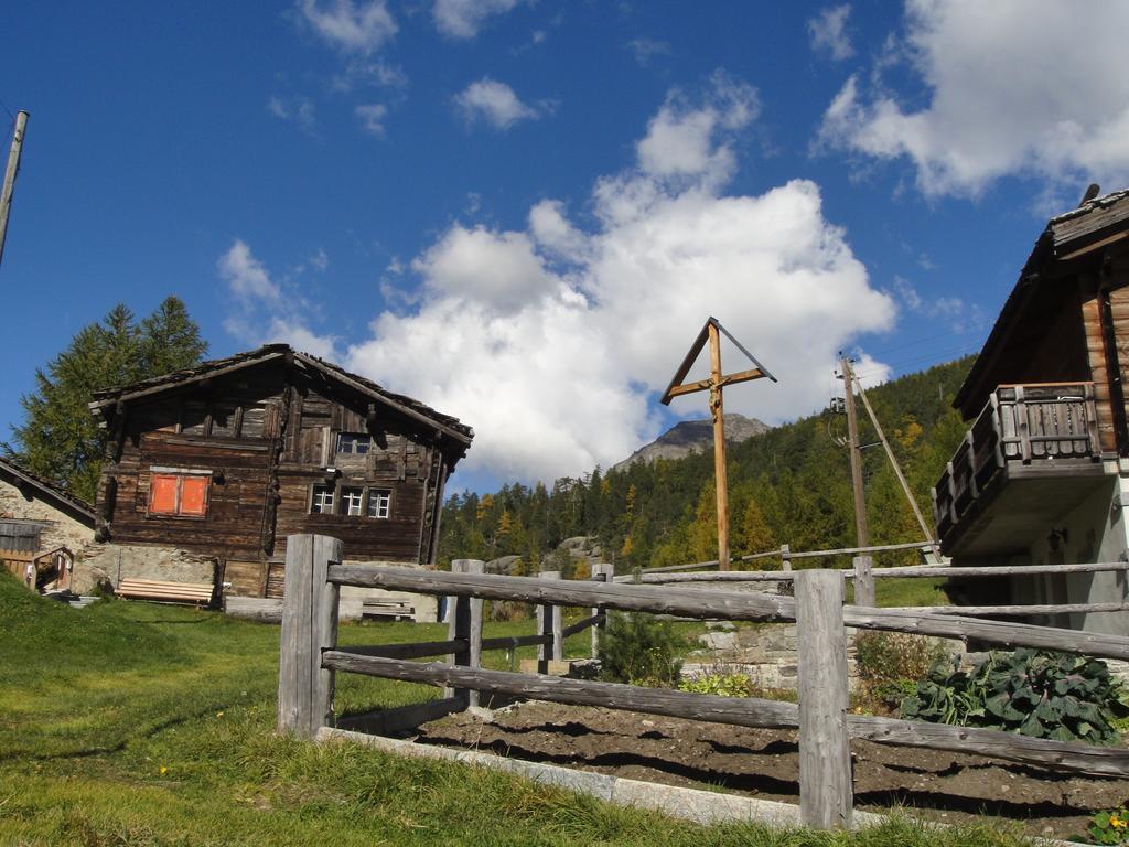 Apartamento Haus Alpenstern Saas-Grund Exterior foto
