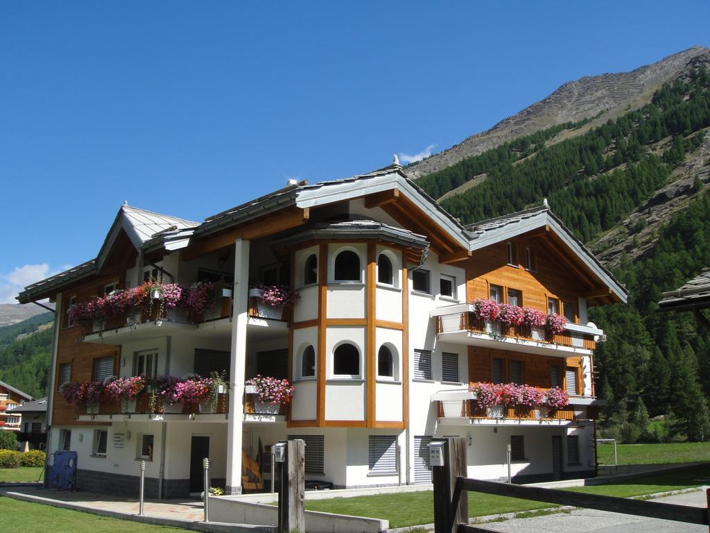 Apartamento Haus Alpenstern Saas-Grund Exterior foto