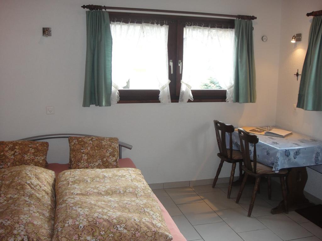 Apartamento Haus Alpenstern Saas-Grund Habitación foto